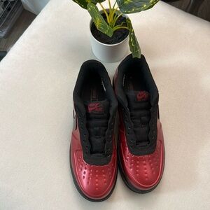 Nike Men's Black and Red Sneakers